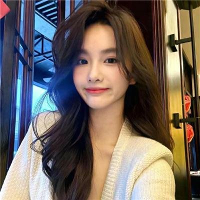 追梦的黎族女娃娃